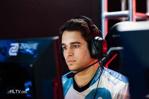 294px-FREAKAZOiD_at_MLG_Qualifier_16