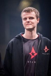 294px-Xyp9x_at_ESL_Barcelona_16